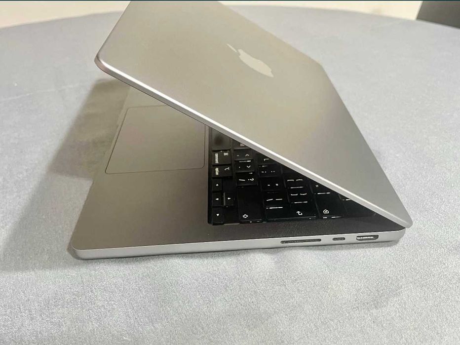 Vând laptop M1 Pro – 16GB RAM, 1 TERAGB SSD – stare excelentă