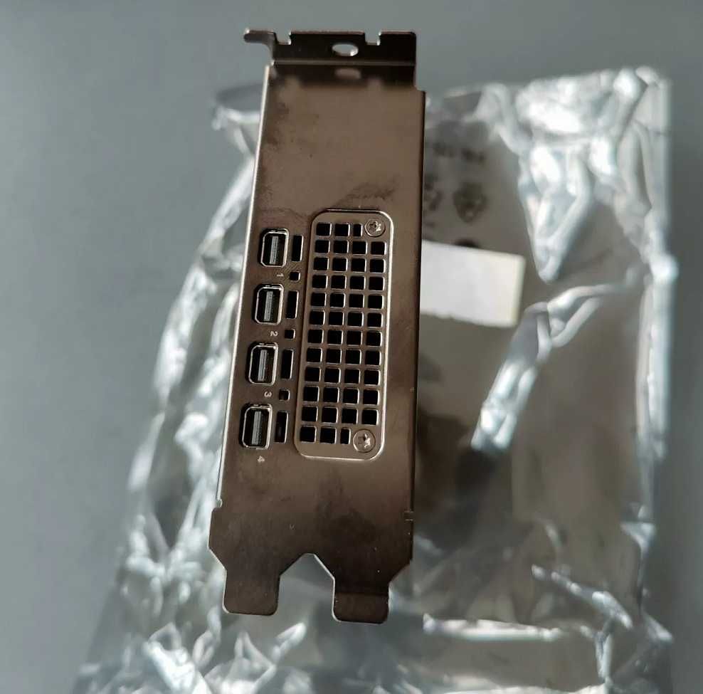12GB RTX A2000 12GB/70W мини видео карта за сървър или работна станция