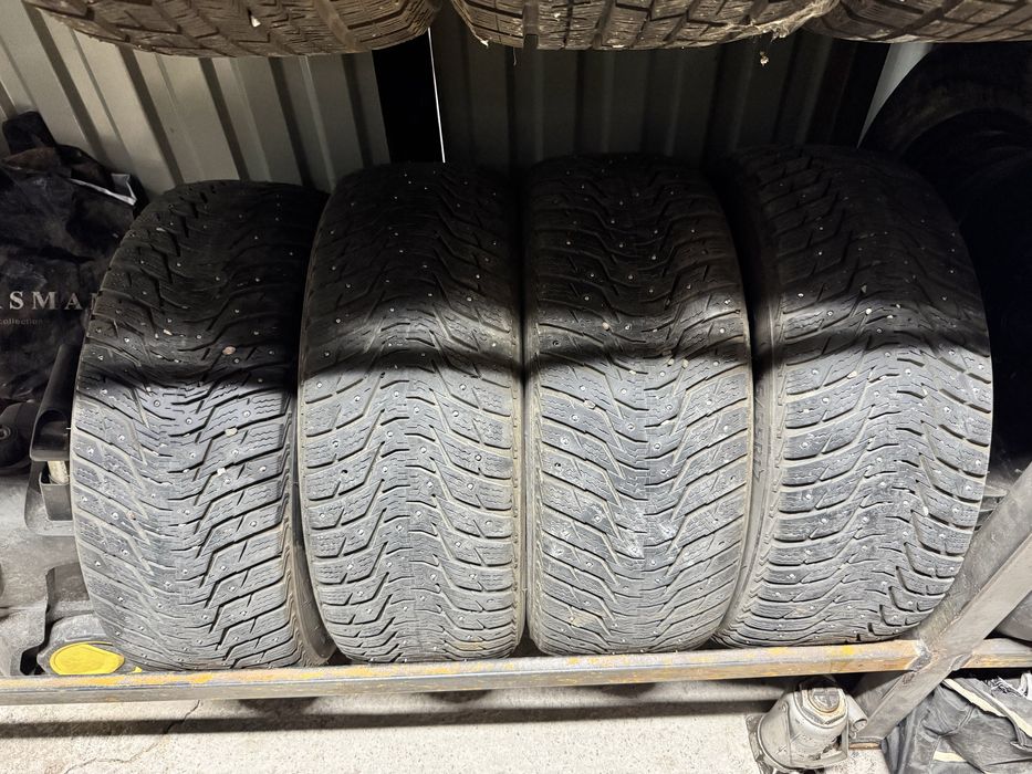 Зимние покрышки 215/55/r17