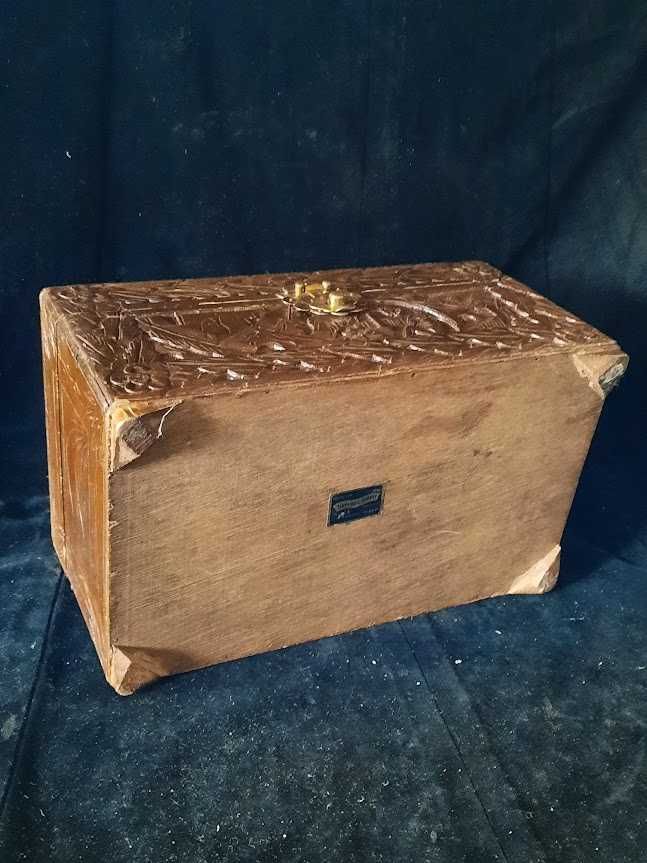 cutie din lemn, Sourire d'Orient