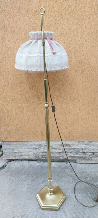 Lampadar de podea, alamă