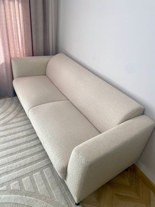 Диван - комфортен, мек, стилен, бял