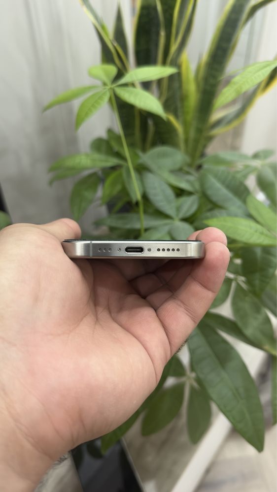 iPhone 15 pro 128 gb,CHA/A dual sim,идеальное состояние без царапин!