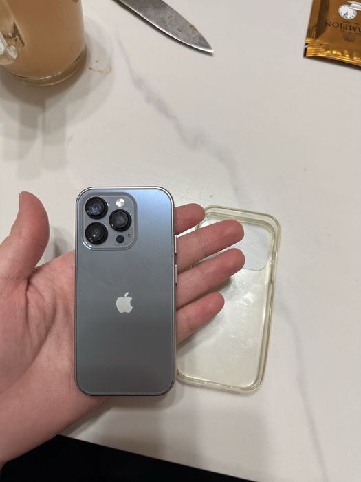 Продам мини Айфон 16 про макс