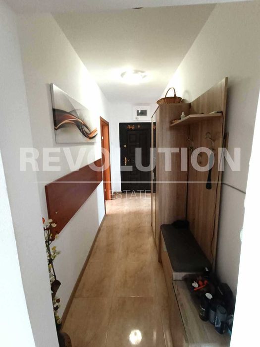 ПРОСТОРЕН тристаен апартамент в района на ВИНС!