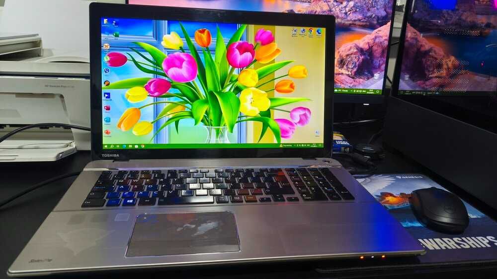 Голям и Бърз 17.3 Лаптоп Toshiba Intel i7 RAM 16Gb Видеокарта 4Gb SSD