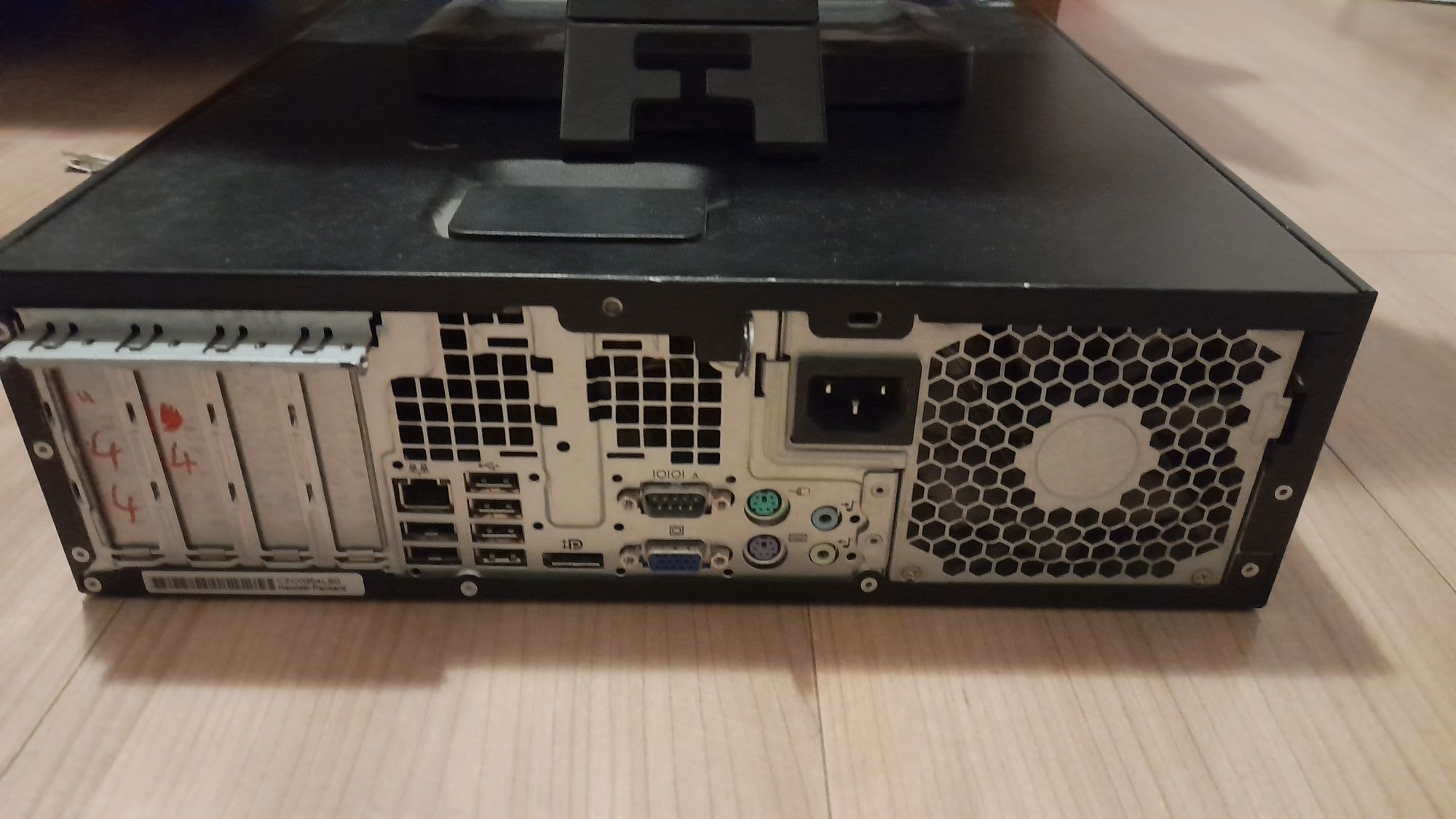 Компютър за офис 4 ядра, ssd, 10gb ram