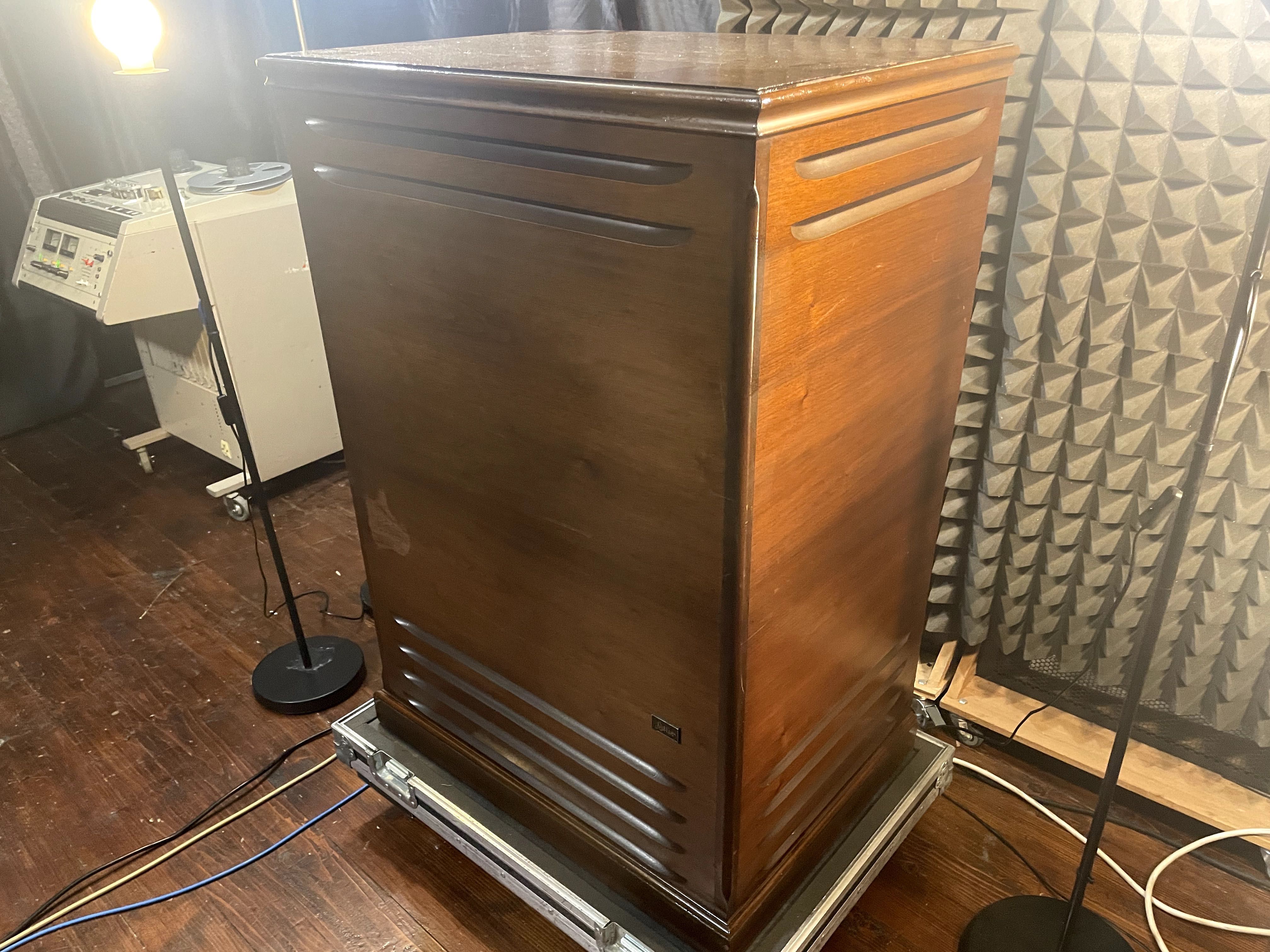 This is the sound : Leslie 122 - Mint - New XB Model + flight case