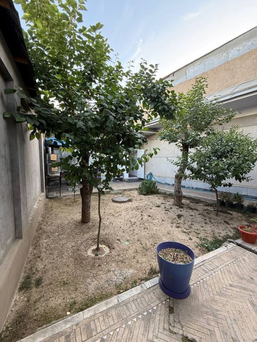 Срочно продается 2,2 соток участок ориентир ТЦ Малика