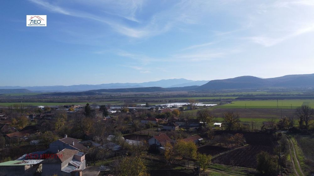 Къща в Габрово, област-с.Кормянско площ 318 цена 85000