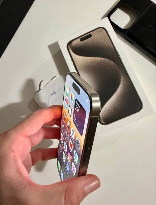 iPhone 15 PRO ca NOU cu 97% Viata Bateriei