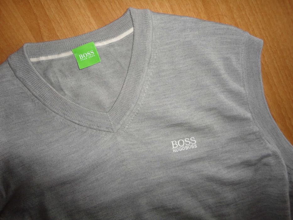 Hugo Boss/L/100% вълна/мъжки пуловер