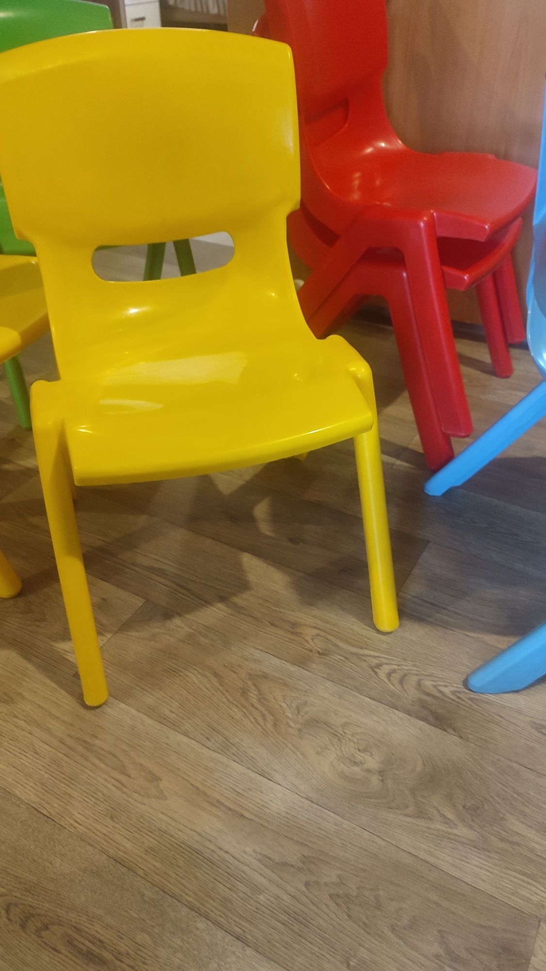 Детский стул пластиковый
