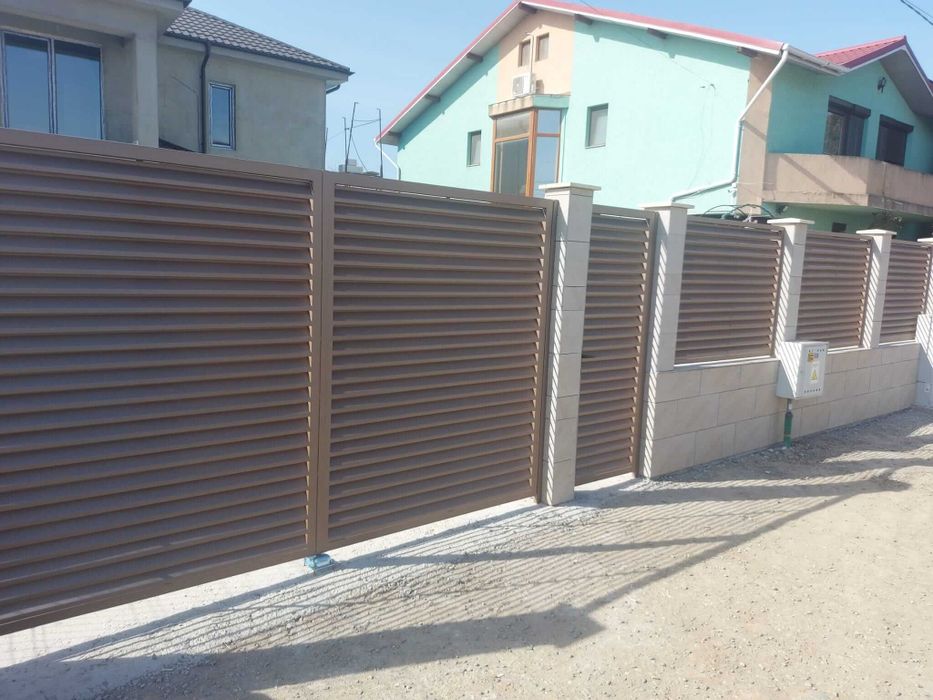 Garduri din sipca metalica, panou tip jaluzele, tabla, plasa si BCA