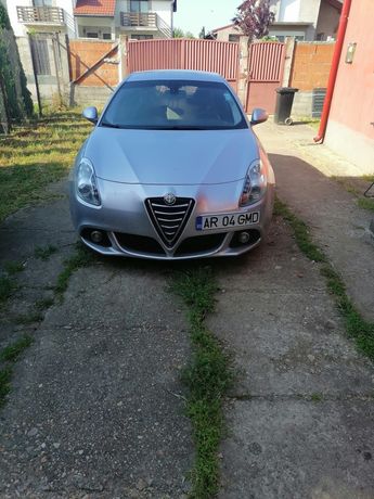 Vând Alfa Romeo Giulietta