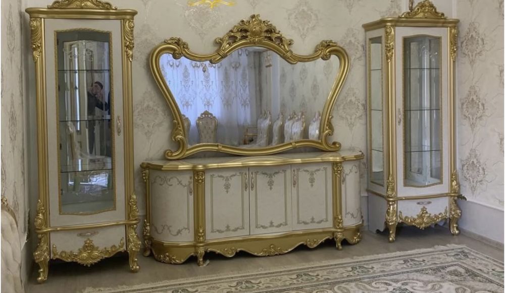 Gostinniy penal komod