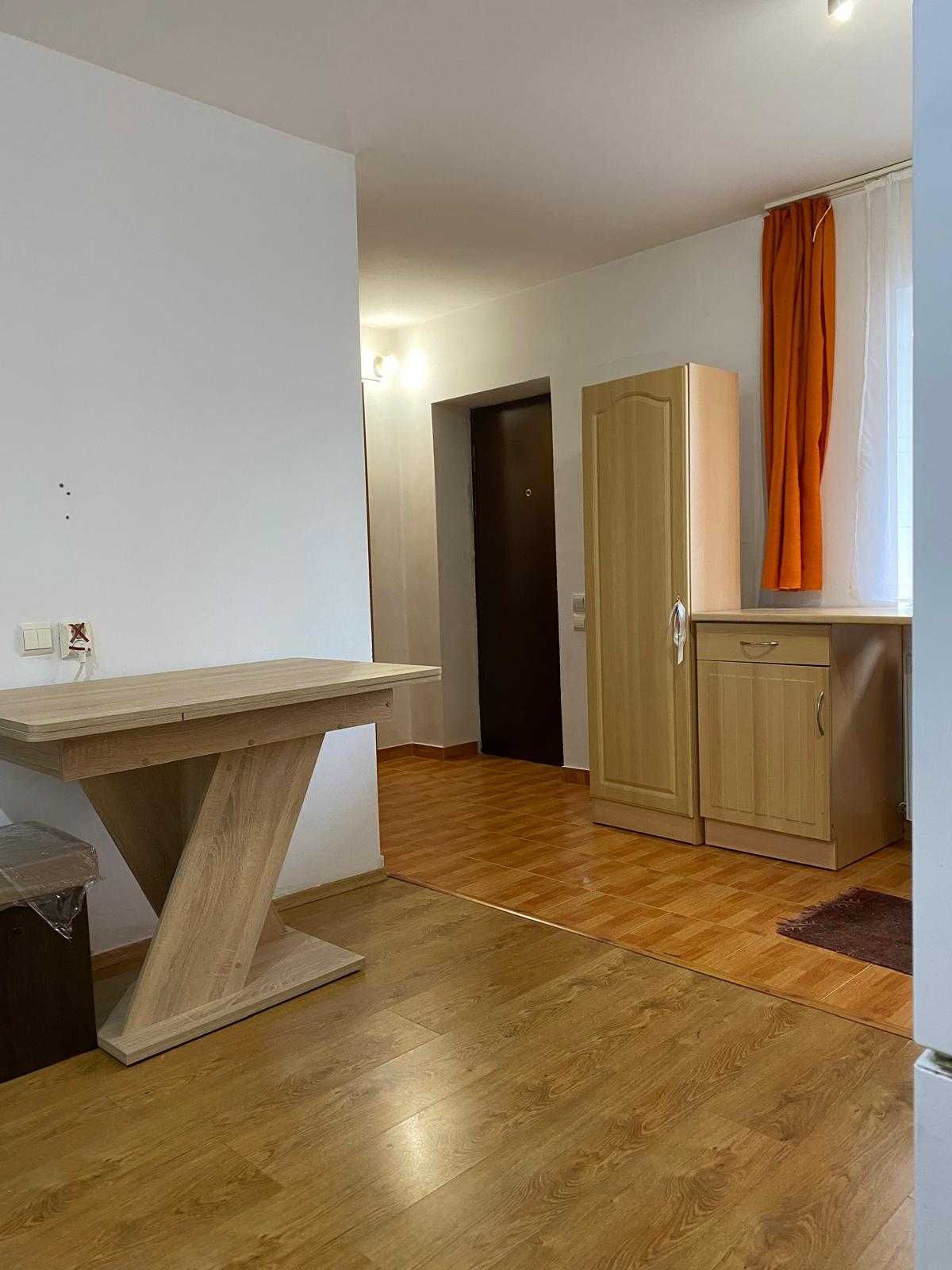 Persoana fizica vand apartament demisol Buna Ziua