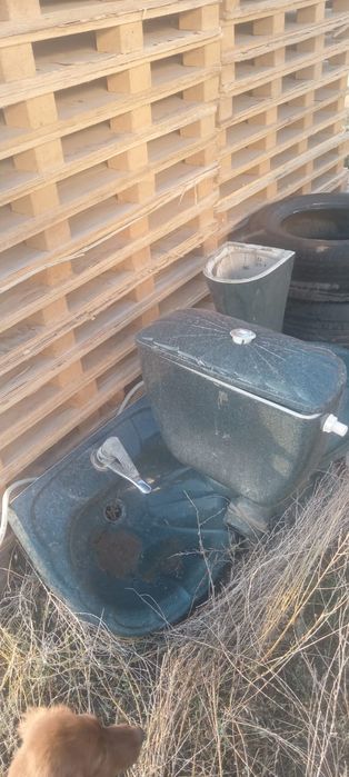 Унитаз и раковина не дорого