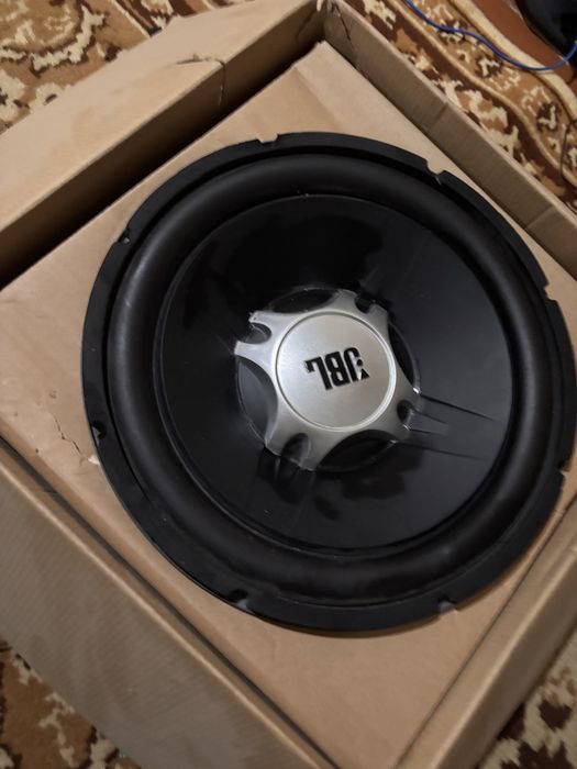 Сабвуфер JBL 12’’