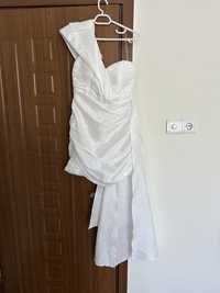 Бяла дамска рокля
