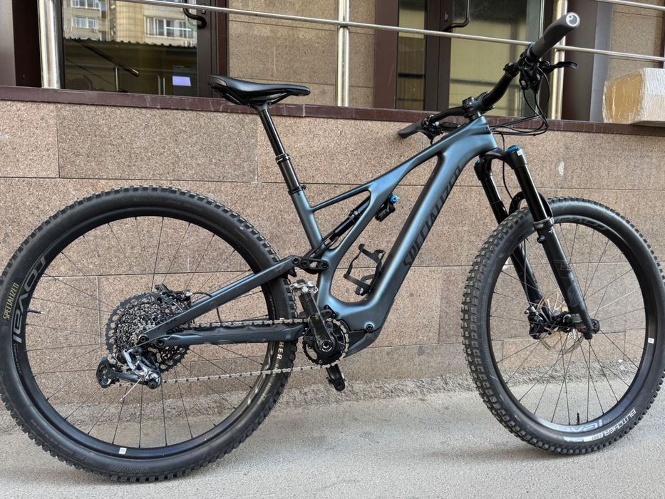 Specialized Turbo Levo SL Expert Carbon. Цена нового 4,2 млн.тенге