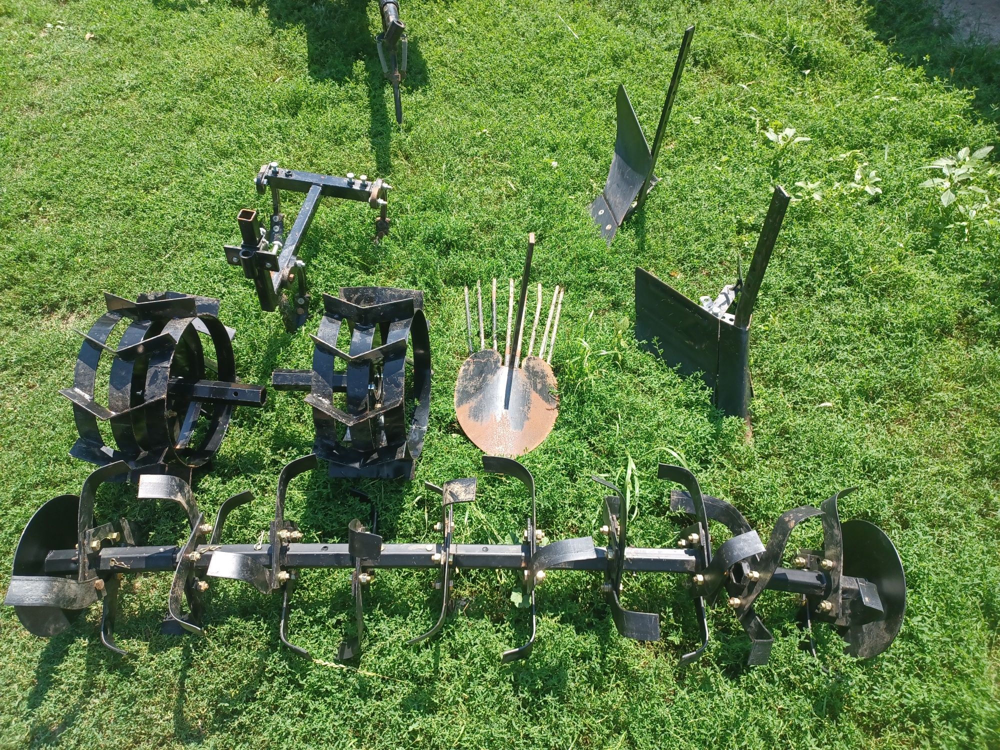 Motocultor ProGarden de 18 hp cu diferentiall+remorca și ustensile