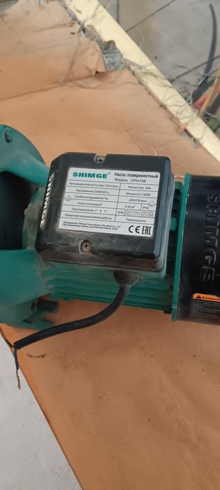 Продам насос водяной.
