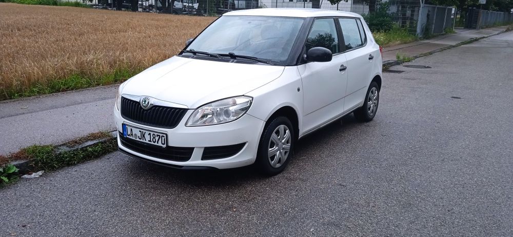 Vând Skoda Fabia din 2011 1,2 benzina 70 cp EURO 5