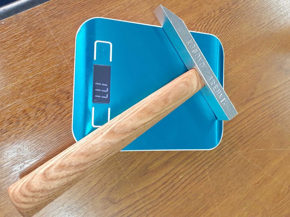 Ciocănel de aluminiu, adus din Kosovo, Serbia - de colectie