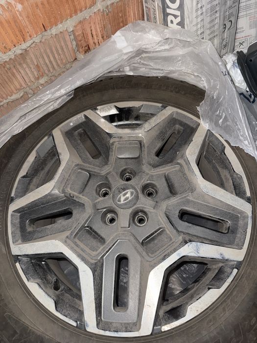 Продам  диски с датчиками. с шипованной резиной  pirelli ice zero 2