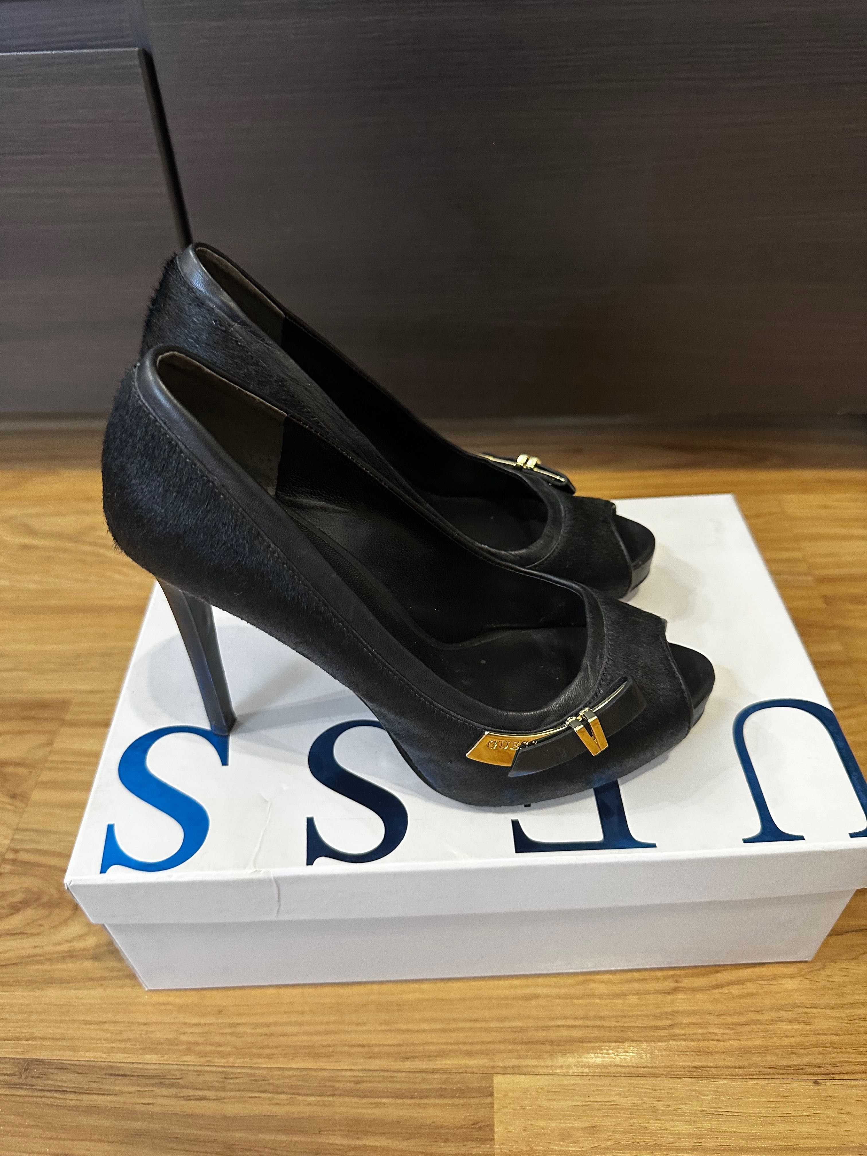 Продавам обувки Guess