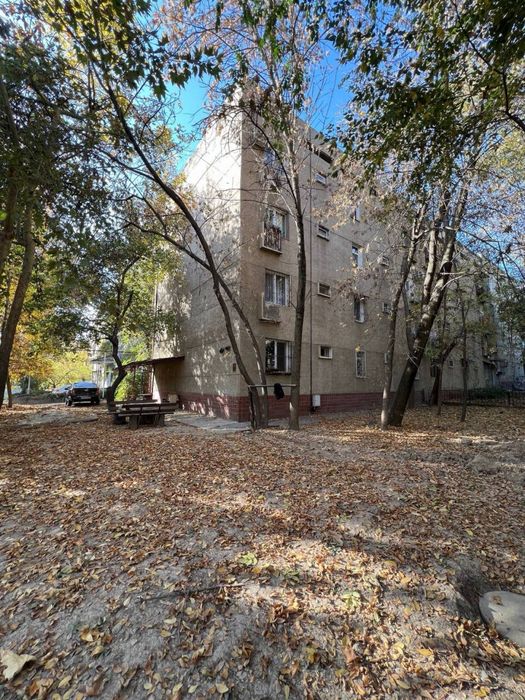 Квартира под офис новомосковская угловой 65+30кв.м подвал срочно