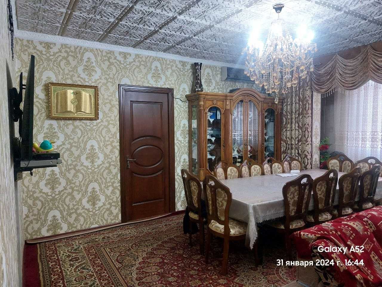 (К128313) Продается 3-х комнатная квартира в Алмазарском районе.