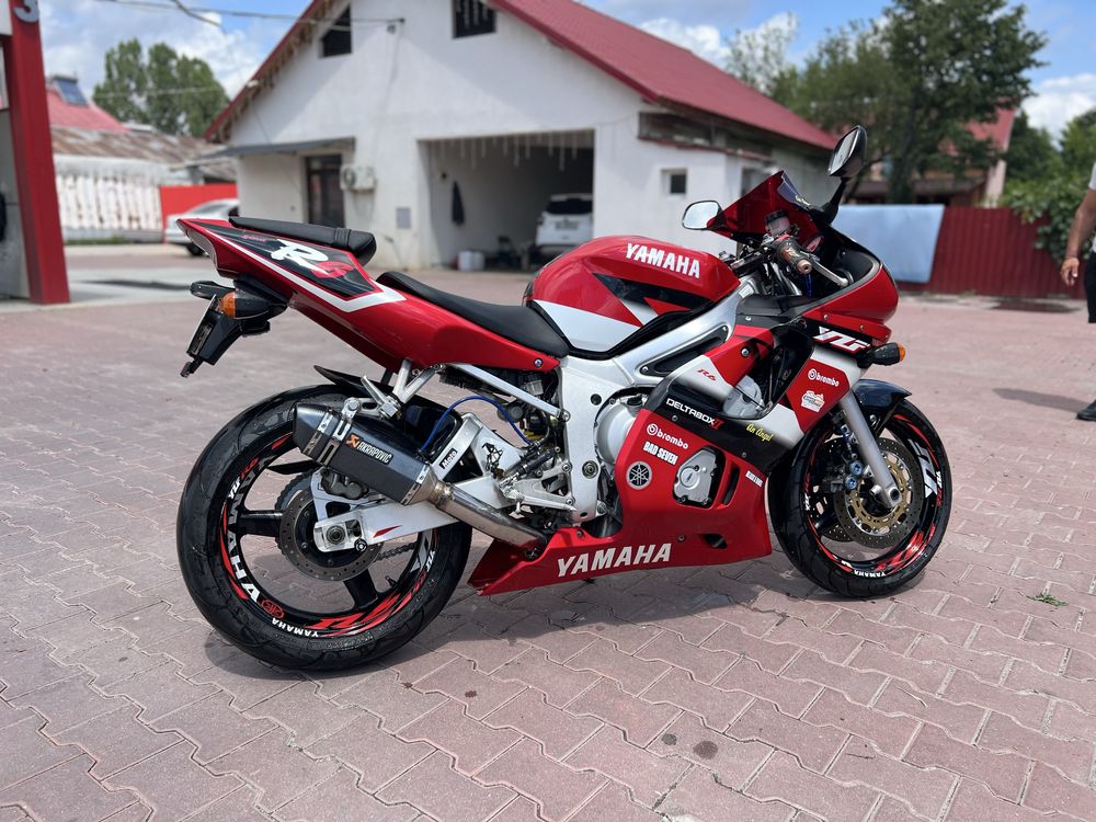 Yamaha R6 2500 euro