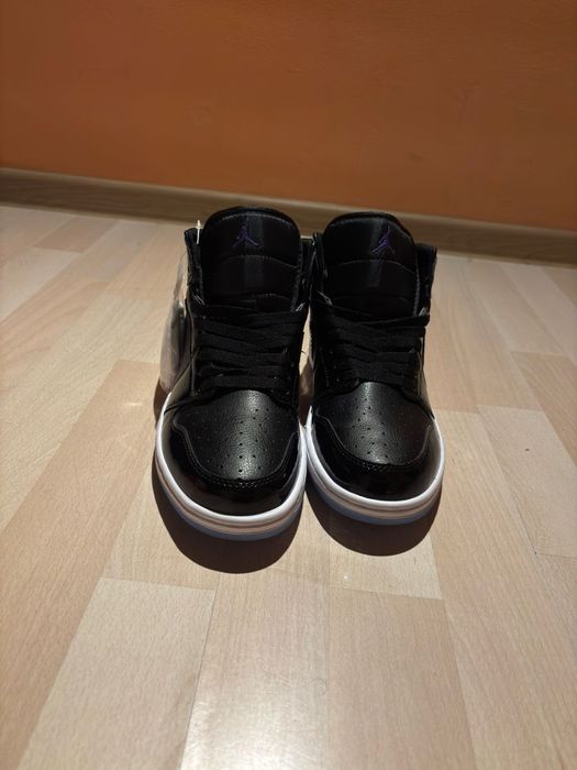 Jordan 1 mid SE Space Jam