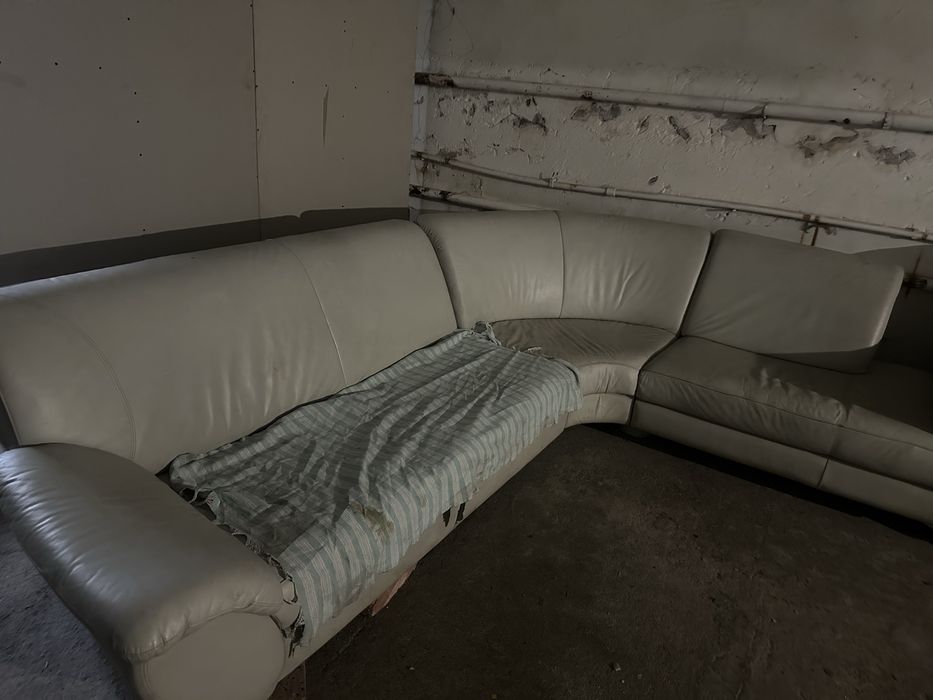 Мебель мягкая  диван кожаный