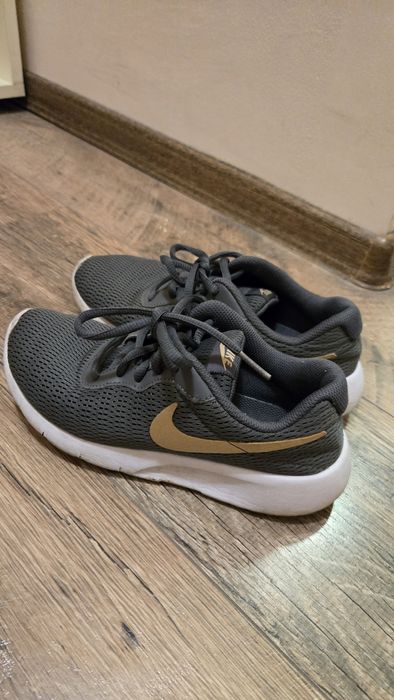 Дамски Найк 36 номер