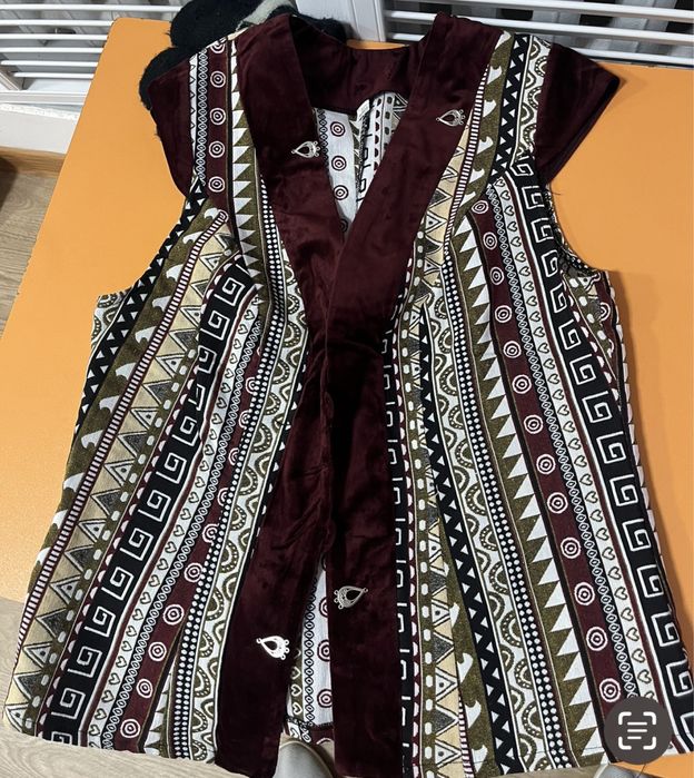 Продам национальную жилетку . 46-48 размер. Цена -2.000