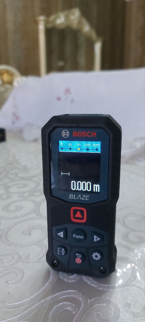 Bosch orginal lazerni metr GLM 165-22  sotiladi