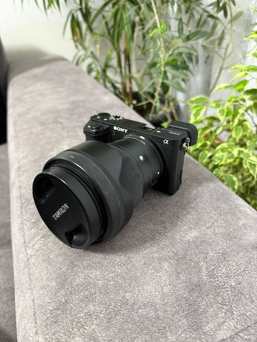 Vand sony a6500  plus obiectiv
