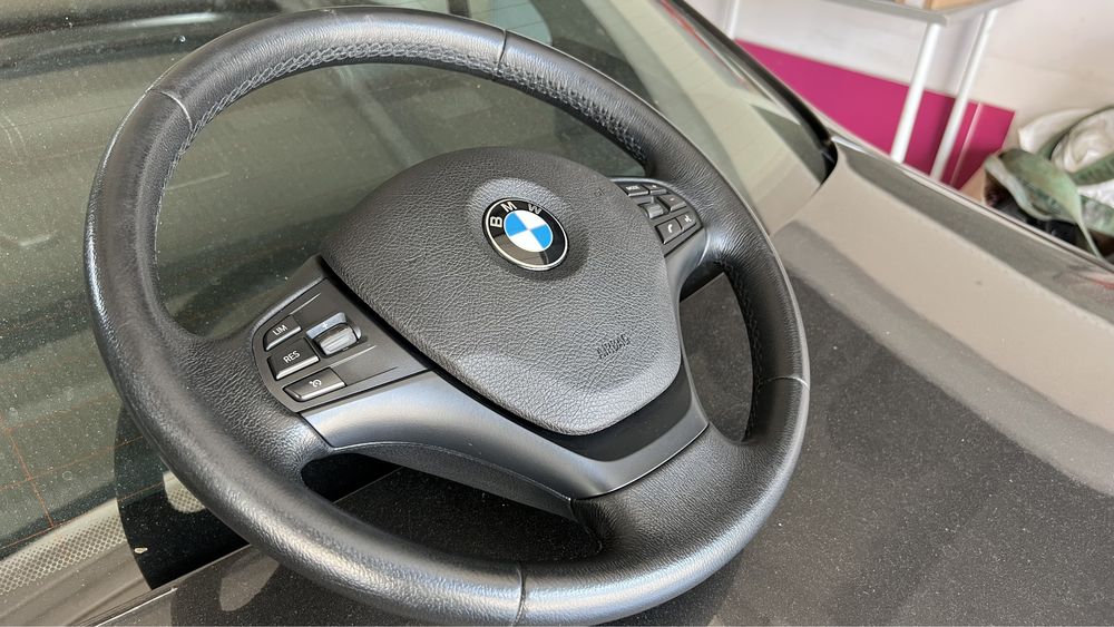 De vânzare volan cu comenzi si airbag pentru gama de masini BMW (seria