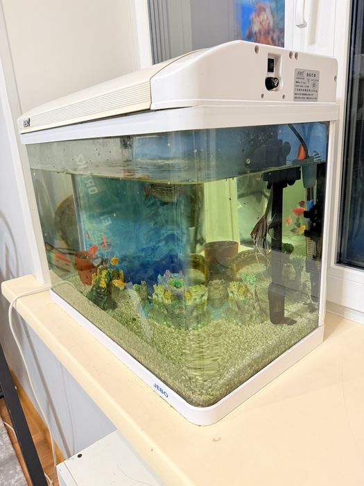 Продам аквариум 50 л