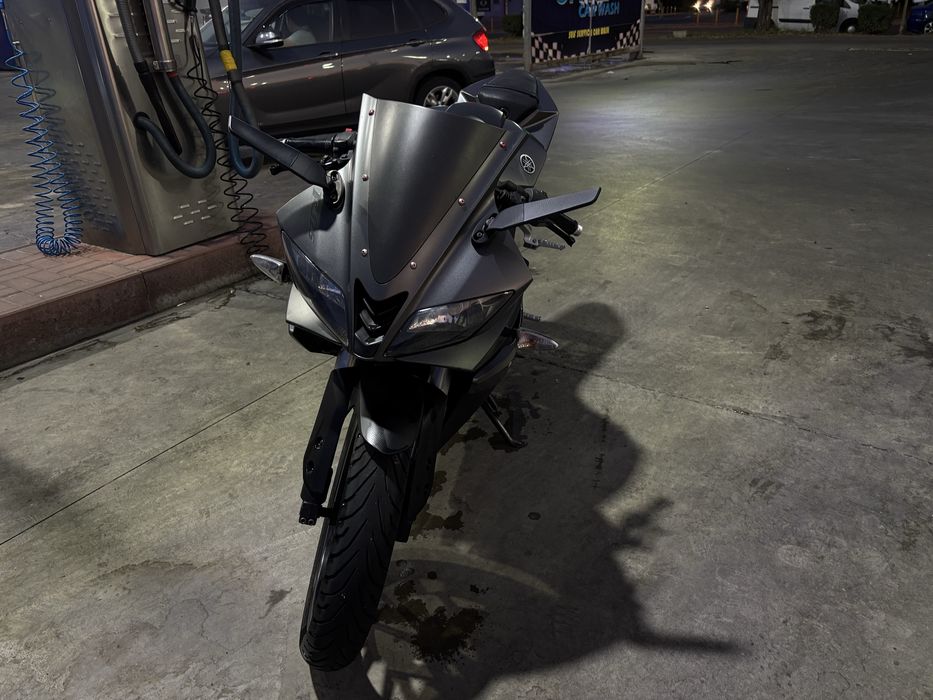 Motocicleta YAMAHA YZF R125 cc