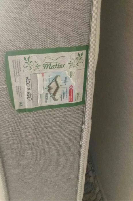 Матрас 200х200 в хорошем состоянии