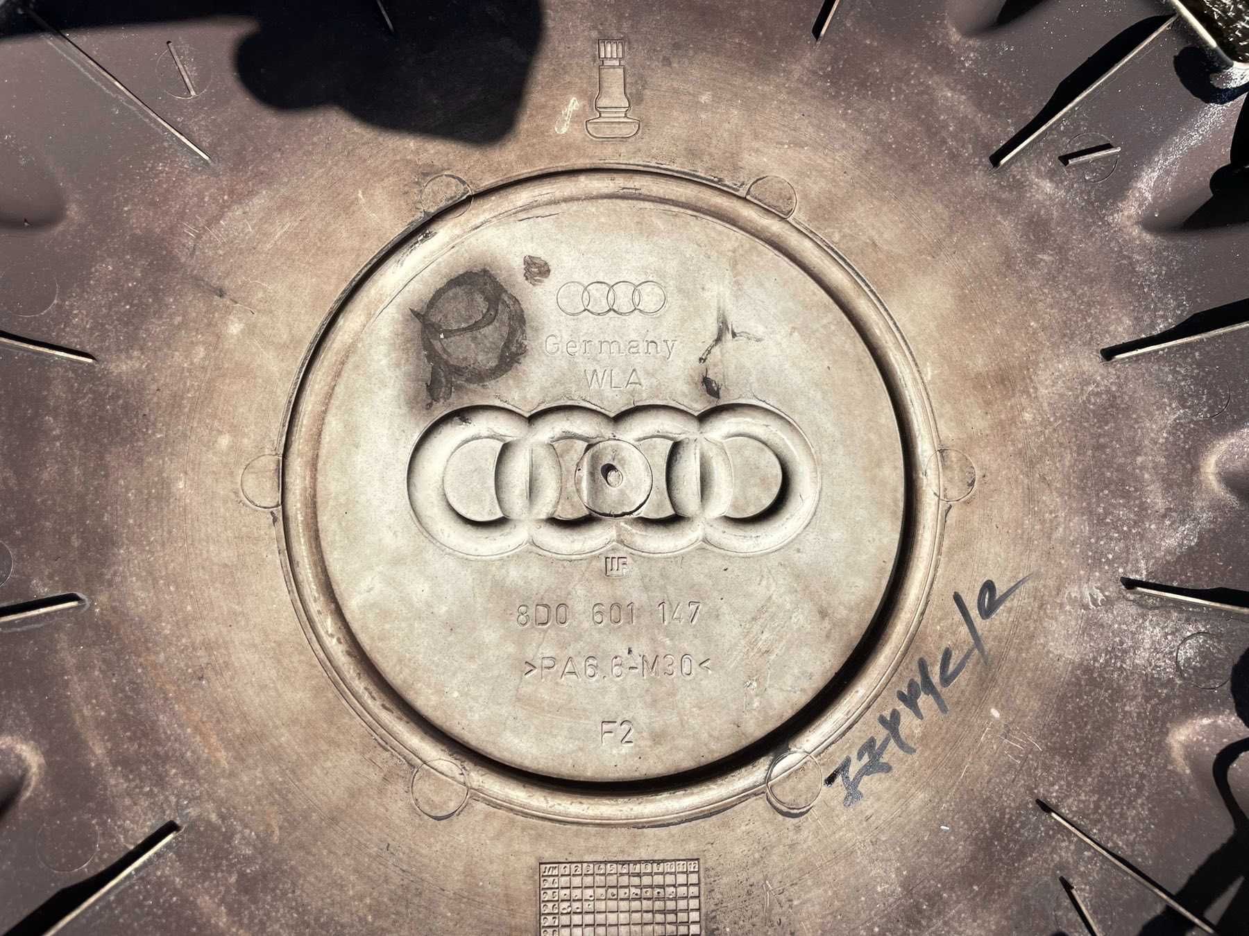 15 цола Тасове за Audi A2 Ауди А2 Оригинални 8D0601147