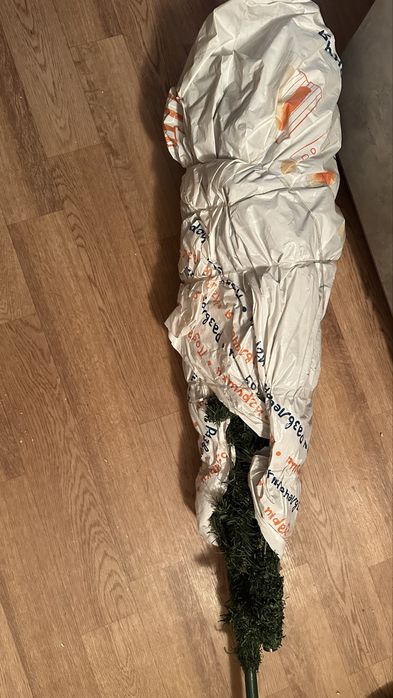 Продам срочно елку