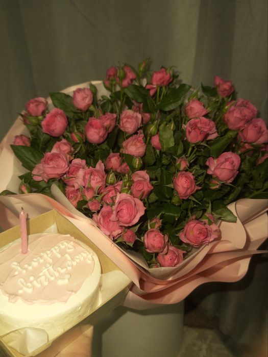 розовых кустовых роз