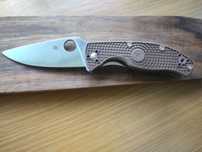 Сгъваем нож, който е КАТО Spyderco Tenacious FRN