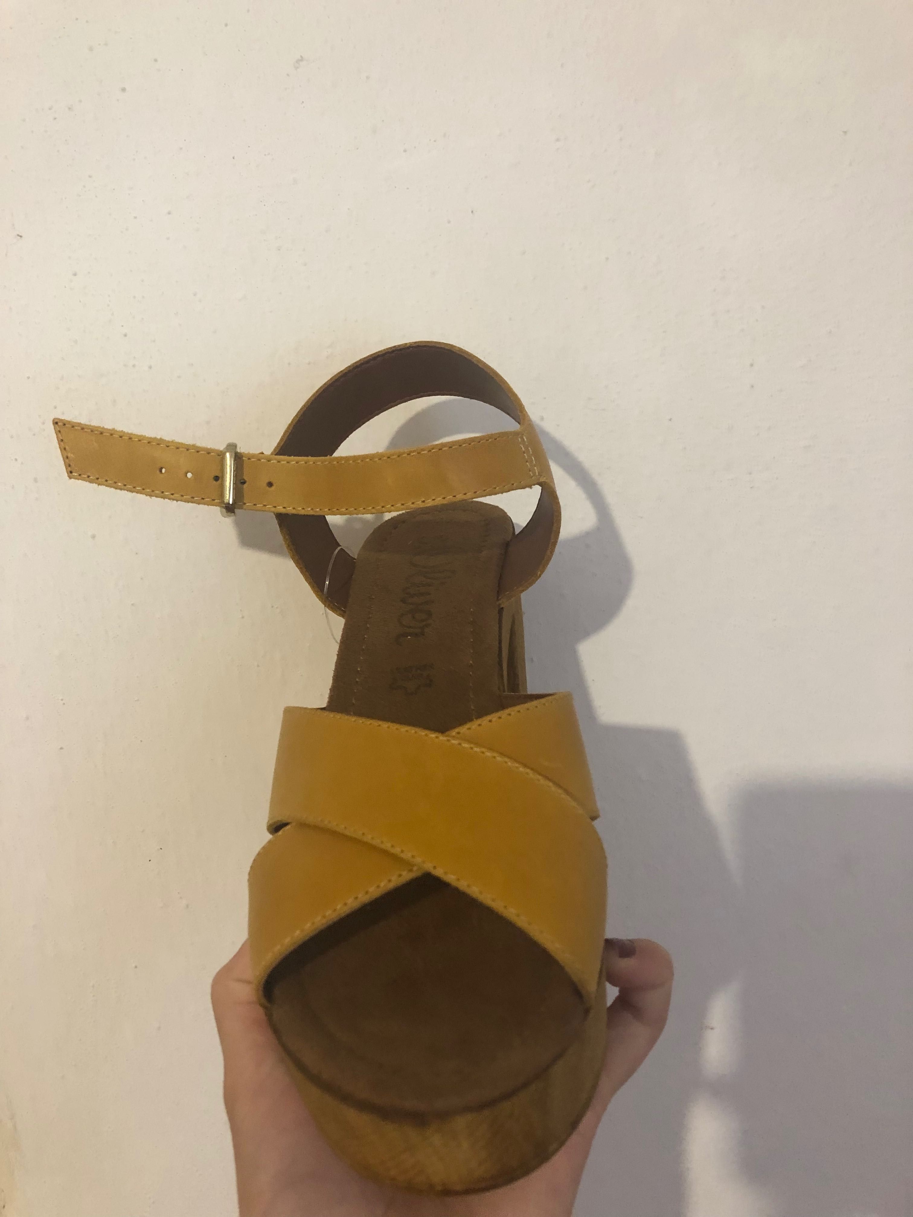 Sandale cu platforma din piele naturala