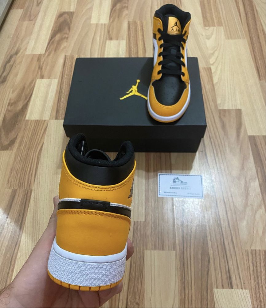 Jordan 1 Mid Taxi